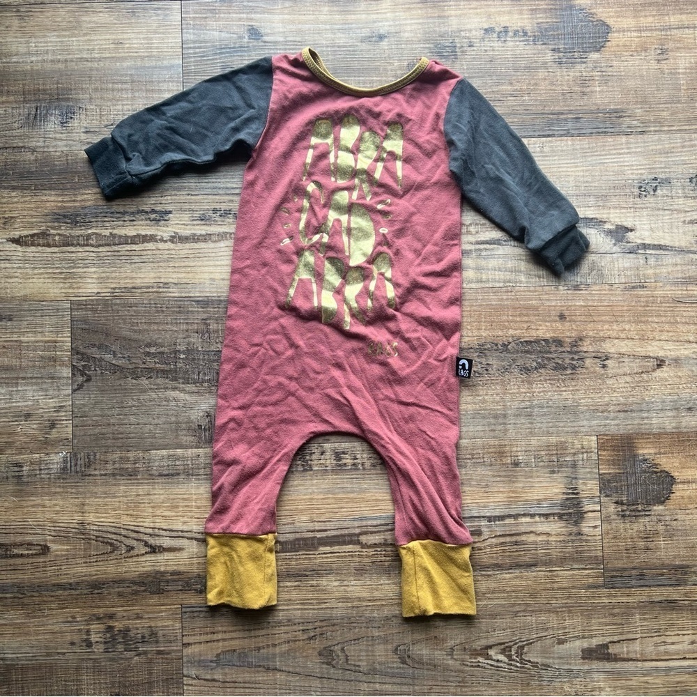 Rags Baby “Abracadabra” Long Sleeve Romper Size 6-12M